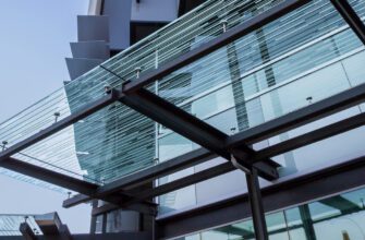 кейс Навесы из стекла