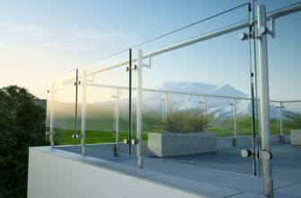 Кейс ограждение из стекла