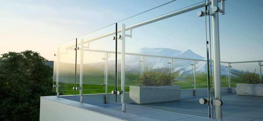 Кейс ограждение из стекла